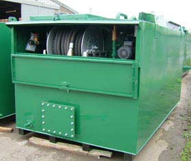 Clean Oil Tank c/w Pump & Reel